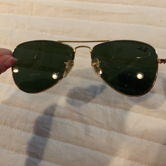 Kids Ray Ban Gold Aviators- slight scratches and comes with case - Picture 3 of 5